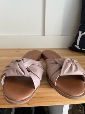 Franco Fortini Knot-Detail Slide Sandals in Mauve